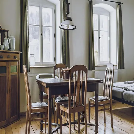 Lägenhet 1-bed Flat Near Forest & River