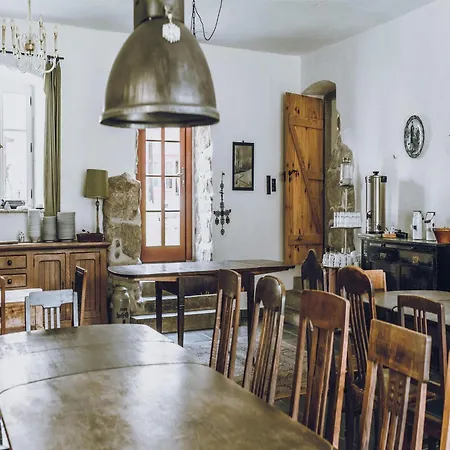 Lägenhet 1-bed Flat Near Forest & River